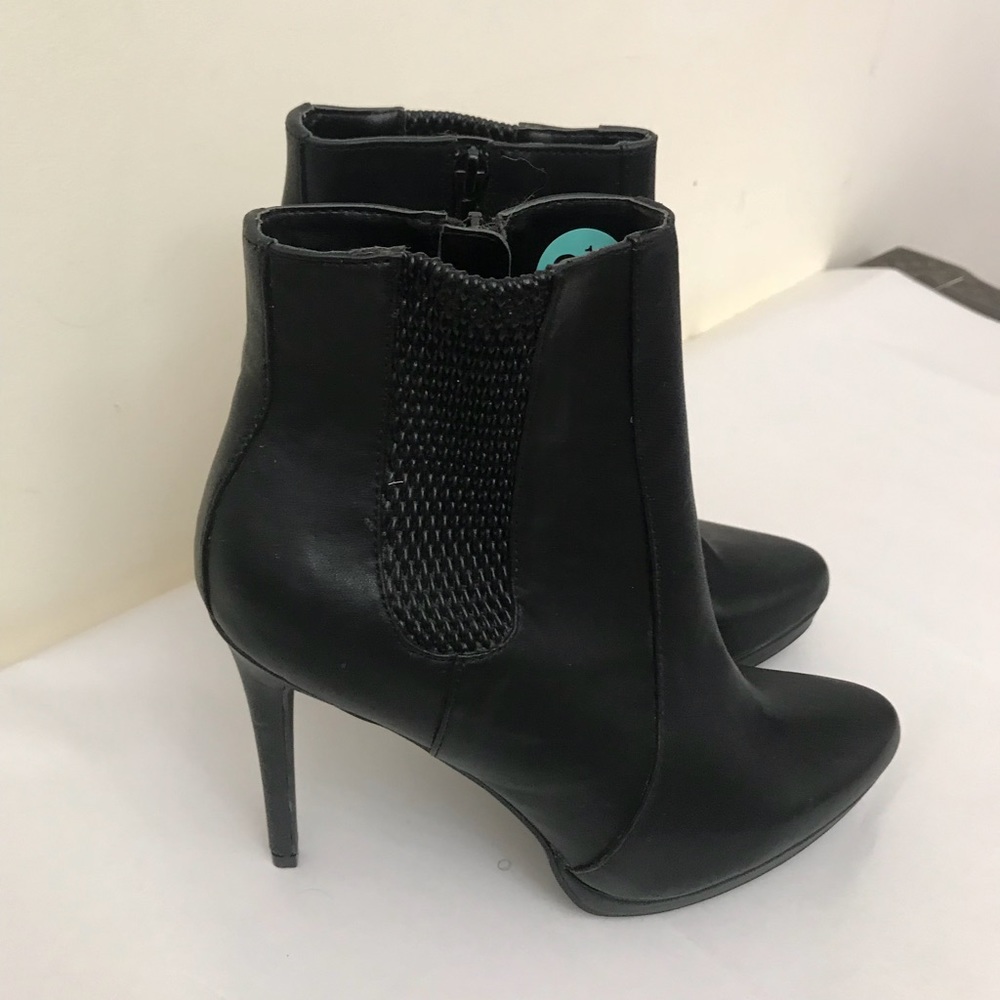 Mia Ankle boots